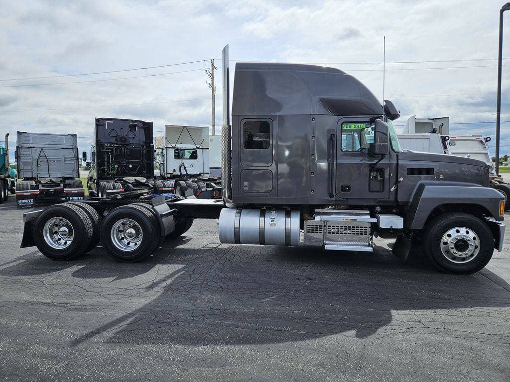 2020 Mack Pinnacle image 6