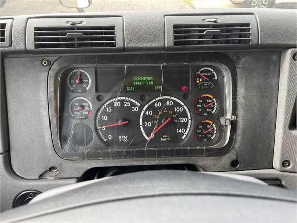 2016 Freightliner Cascadia image 16