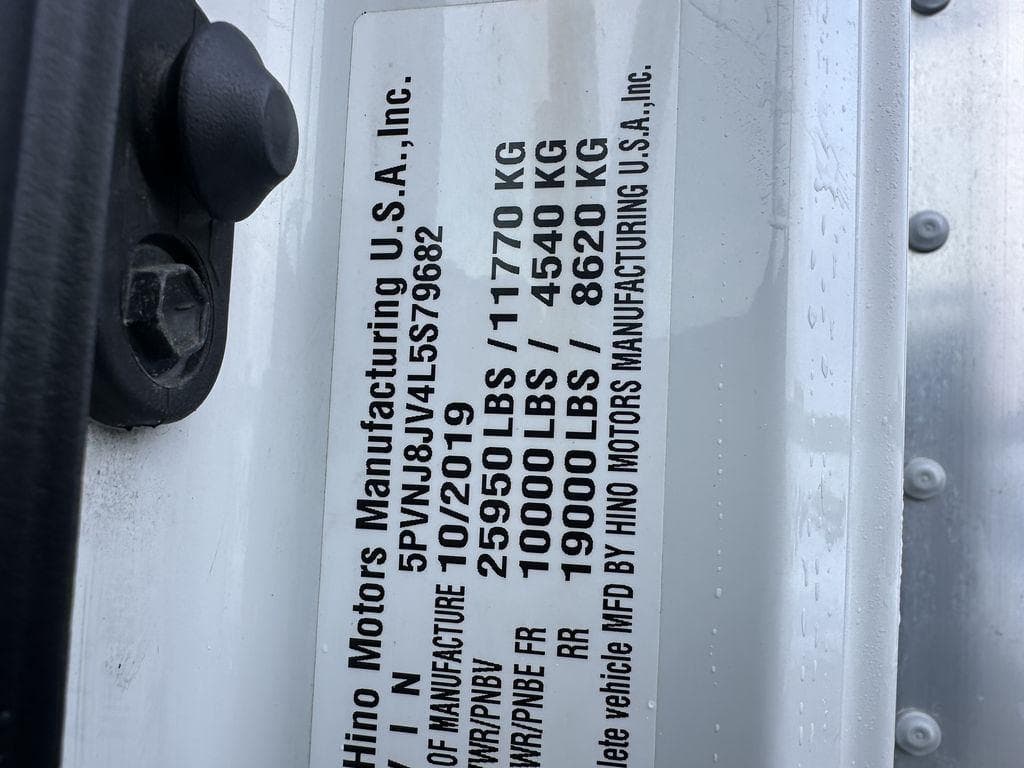 2020 Hino 268A image 13