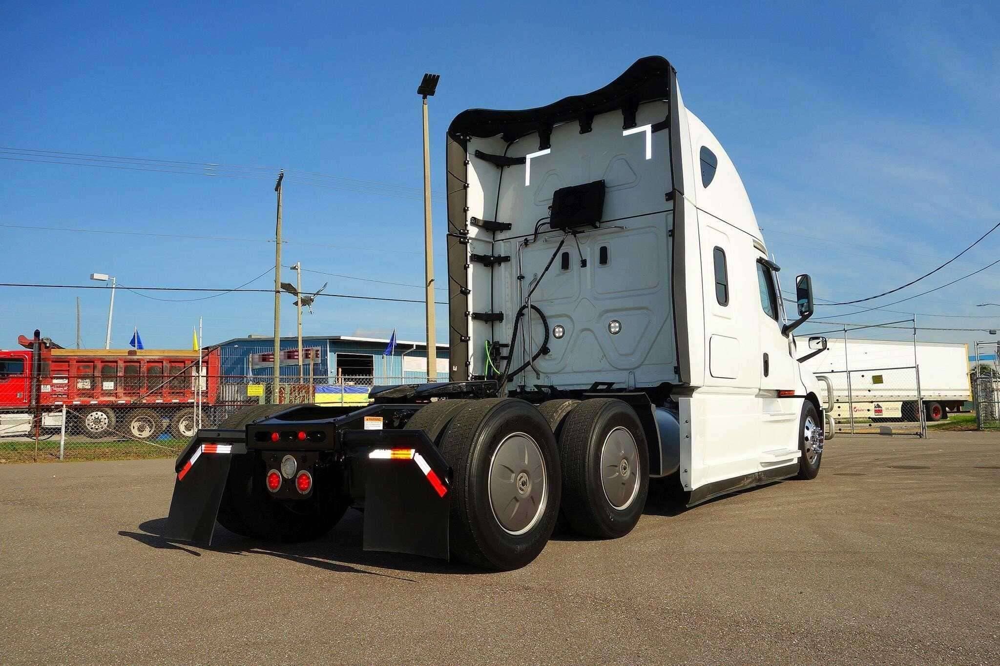 Used 2024 FREIGHTLINER CASCADIA 126 Conventional - Sleeper Truck image 6