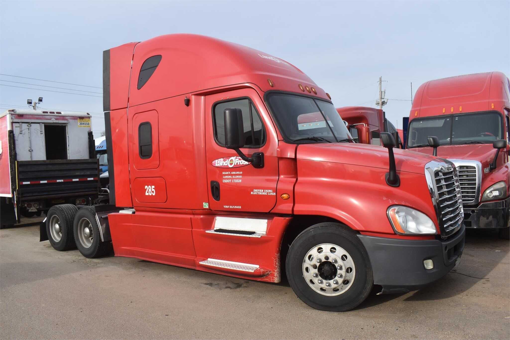 2013 Freightliner Cascadia 125 image 1