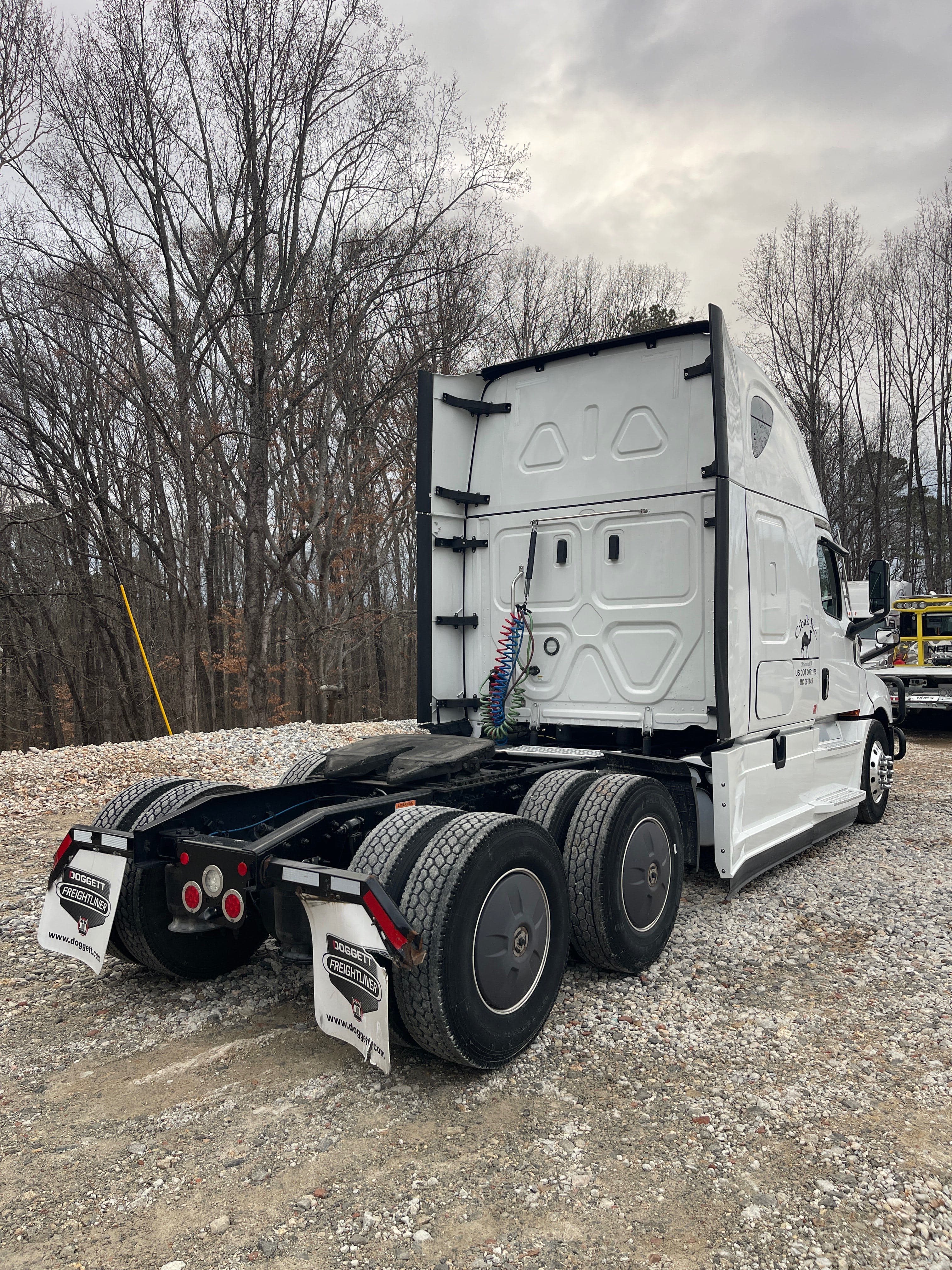 2022 Freightliner Cascadia image 6