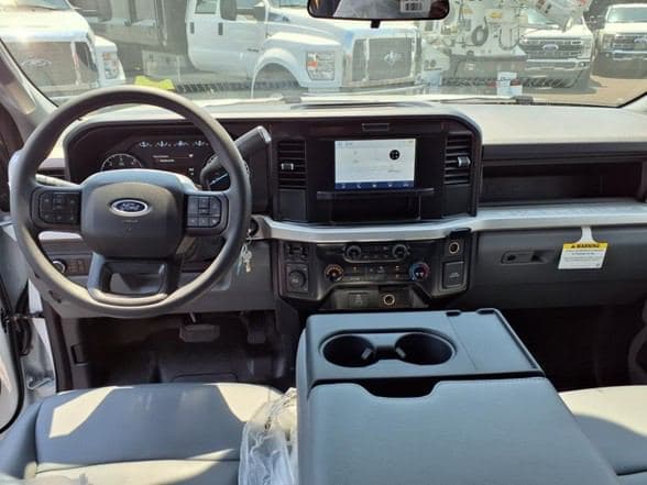 2025 Ford F550 image 15