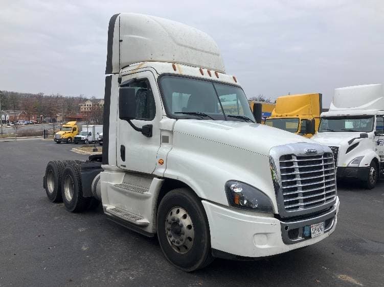 2018 Freightliner Cascadia image 10