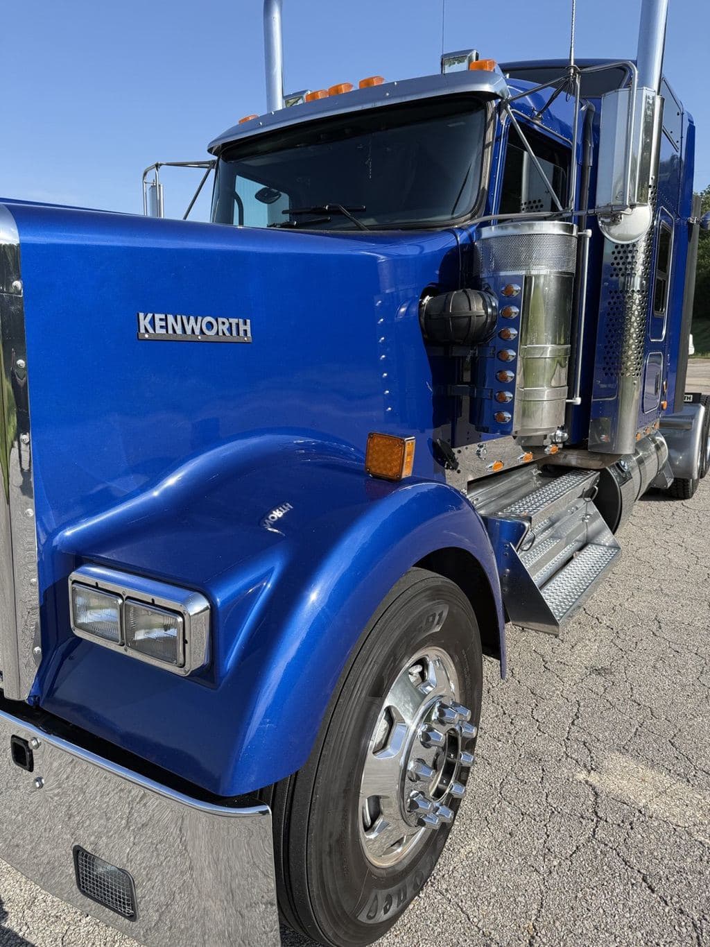 Used 2023 KENWORTH W900L image 5