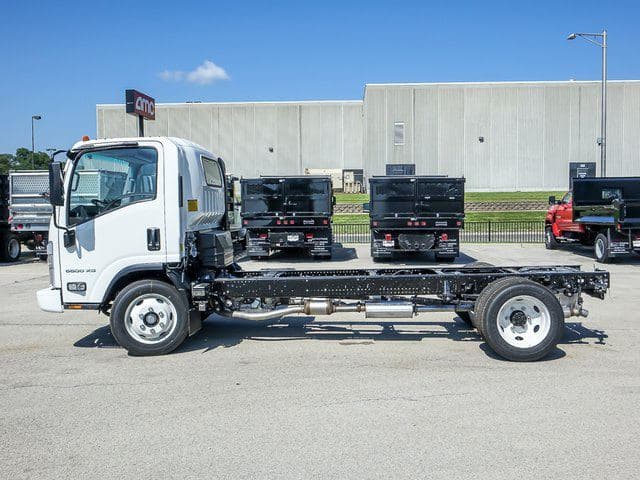 2025 Chevrolet 5500 XG LCF Gas Work Truck 150" Wheelbase Cab Chassis image 5