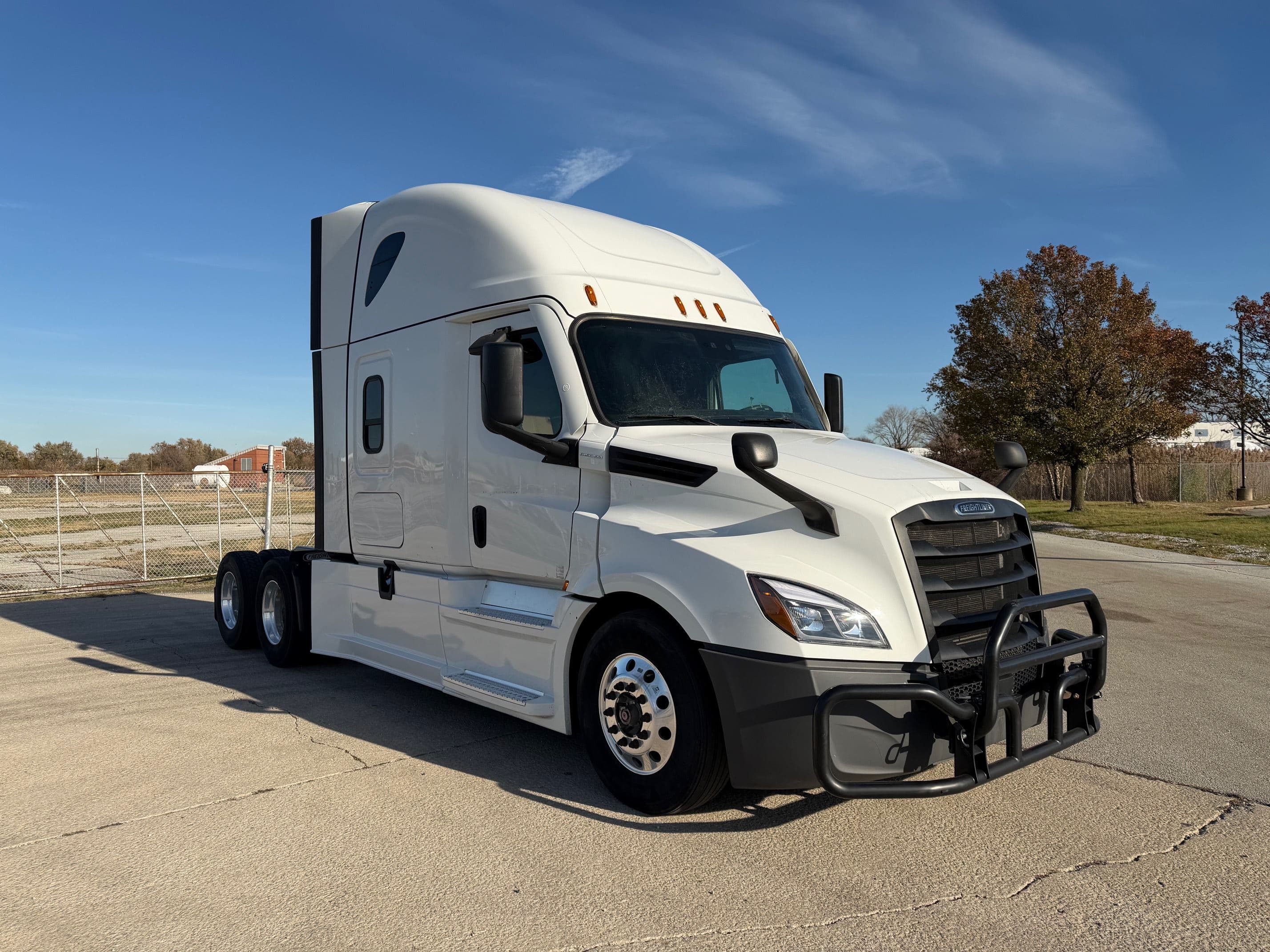 2021 Freightliner Cascadia image 3