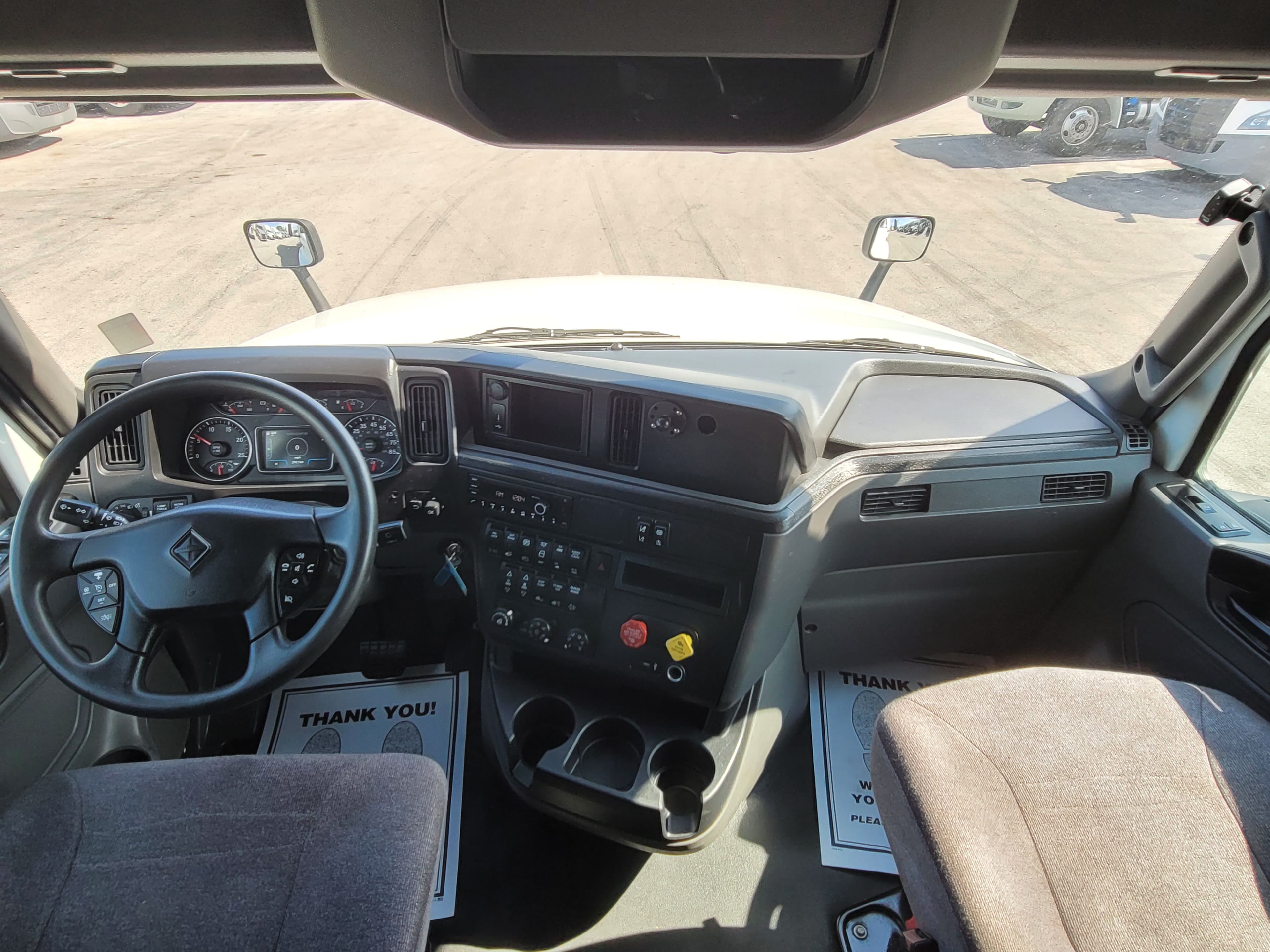 2022 International LT625 image 10