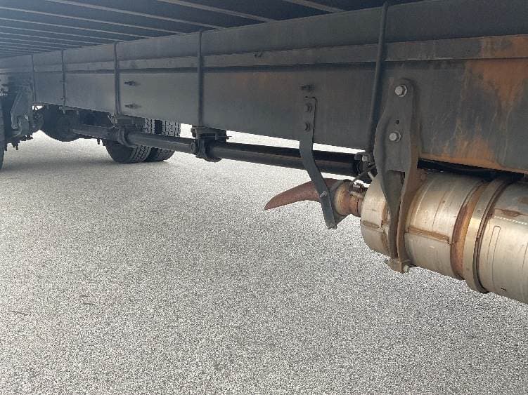 2022 International MV607 Box Truck - 220HP, 6 Speed Automatic, Roll up Door image 13