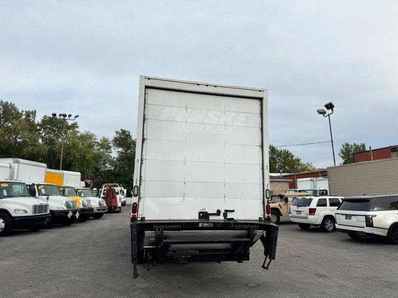 2017 International 4300 image 6