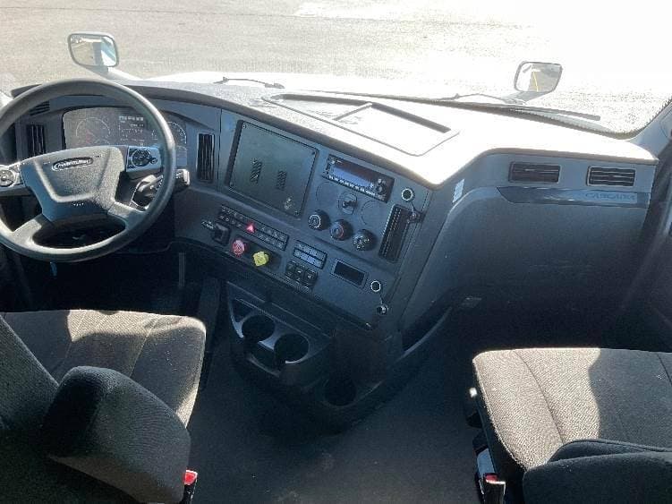 2023 Freightliner Cascadia 126 image 4