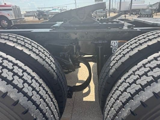 2022 Peterbilt 579 image 11