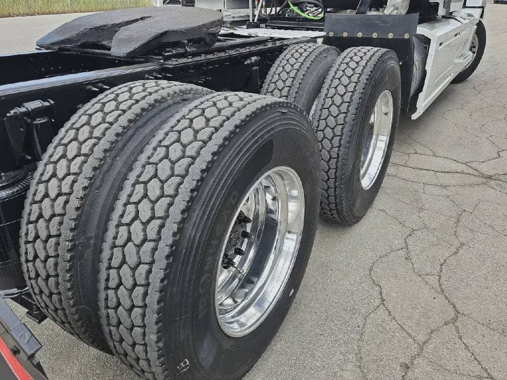 Used 2023 MACK Conventional - Sleeper Truck image 6