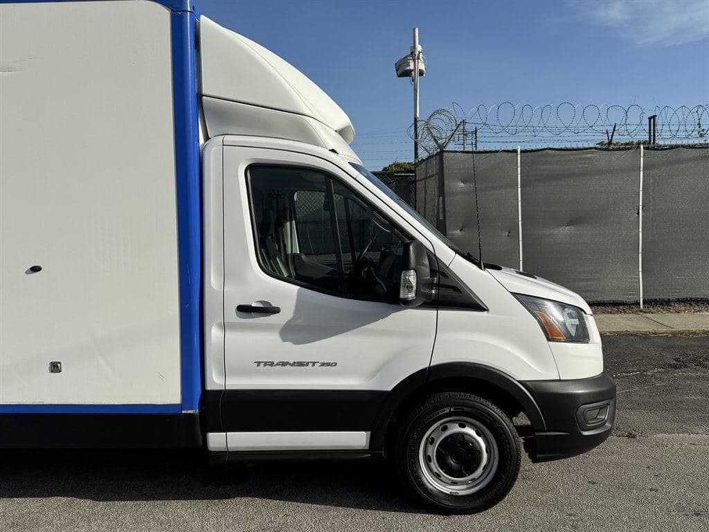 2023 Ford Transit T-350 image 16