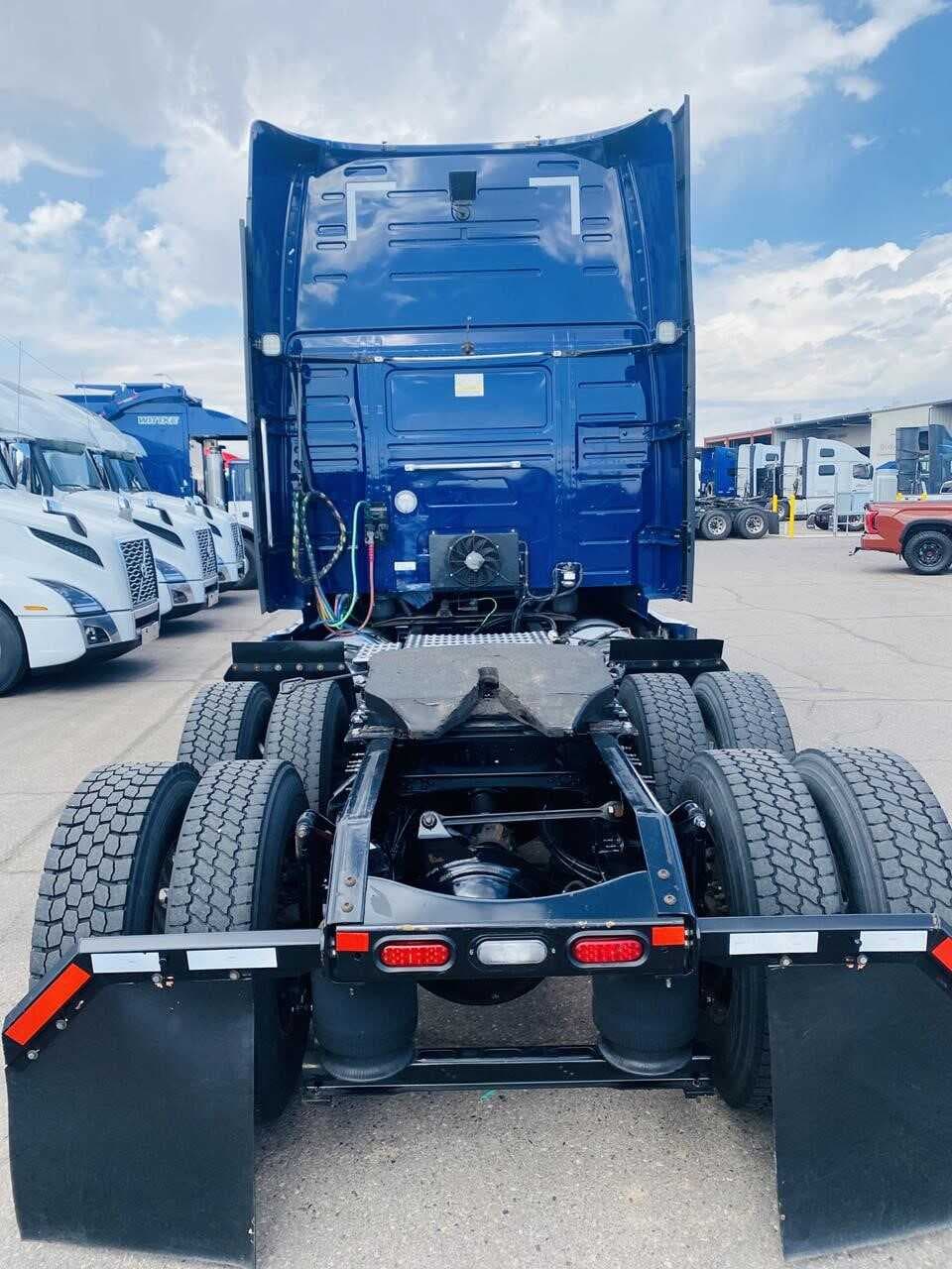 2019 VOLVO VNL64T860 image 4
