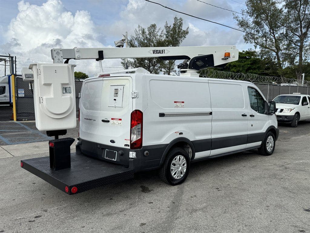 2017 Ford Transit Cargo image 12