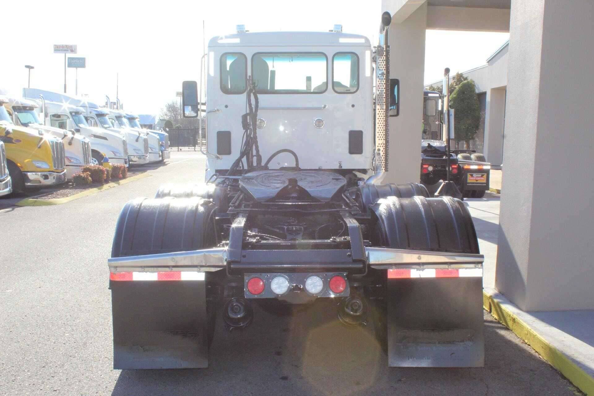 2023 Kenworth T880 image 4