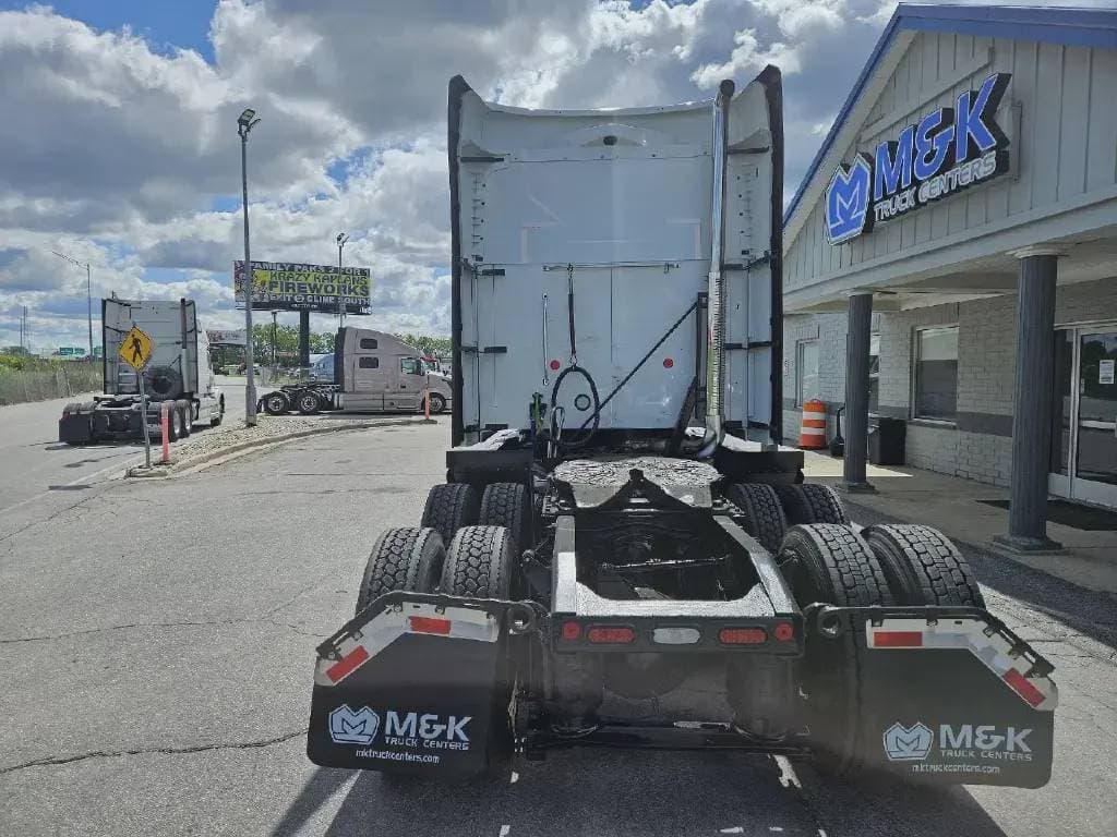 Used 2022 MACK Conventional - Sleeper Truck image 2