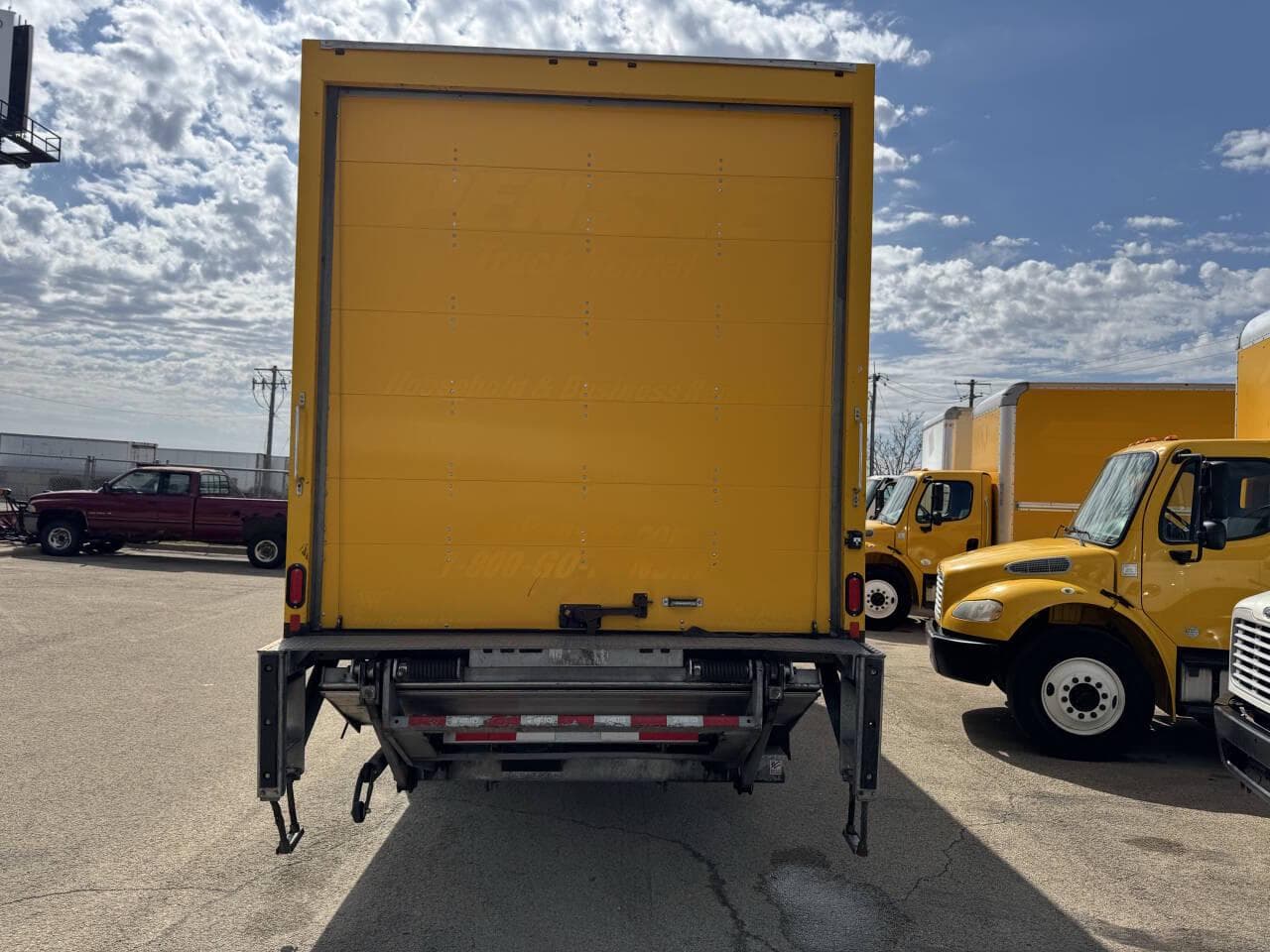 2019 Freightliner M2 106 image 5