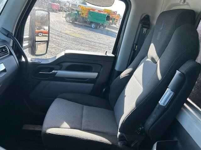 2023 Kenworth T880 image 7