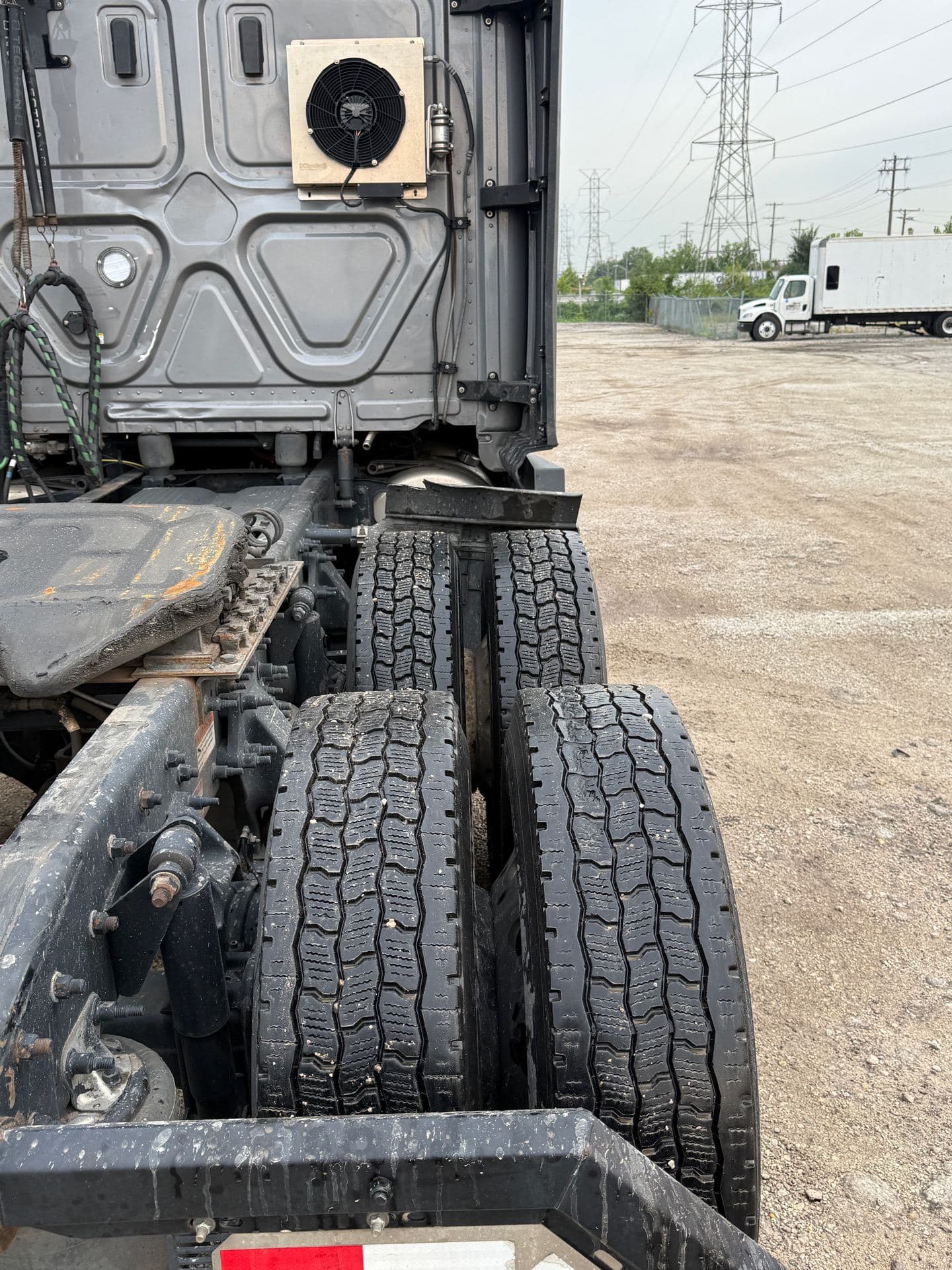 2022 Freightliner - 432k - 12k Hours - 455 HP image 18