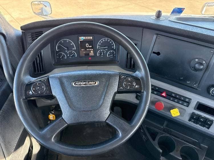 2018 Freightliner Cascadia image 6