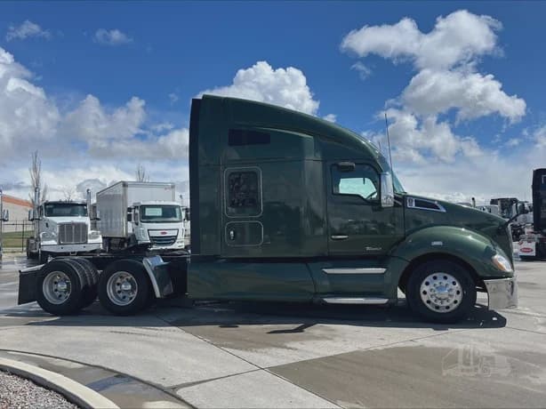 2021 Kenworth T680 image 4