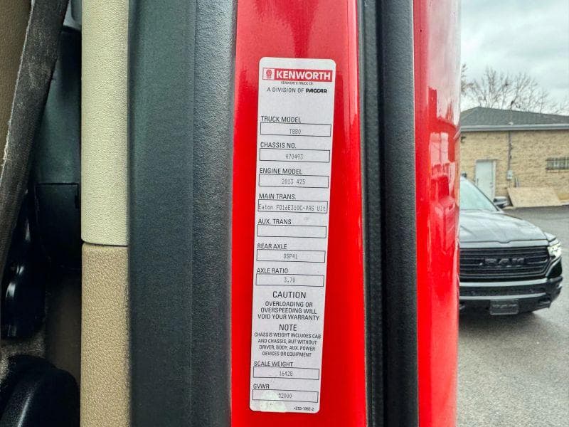2015 Kenworth T880 image 36