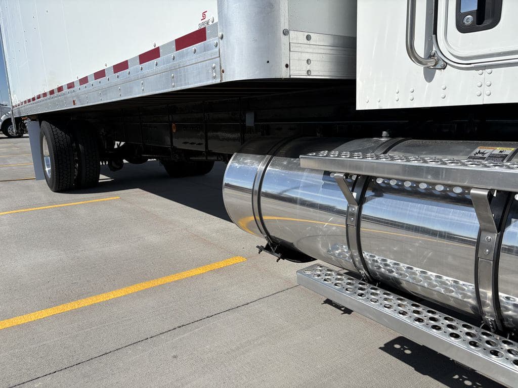 Used 2021 KENWORTH T270 image 14
