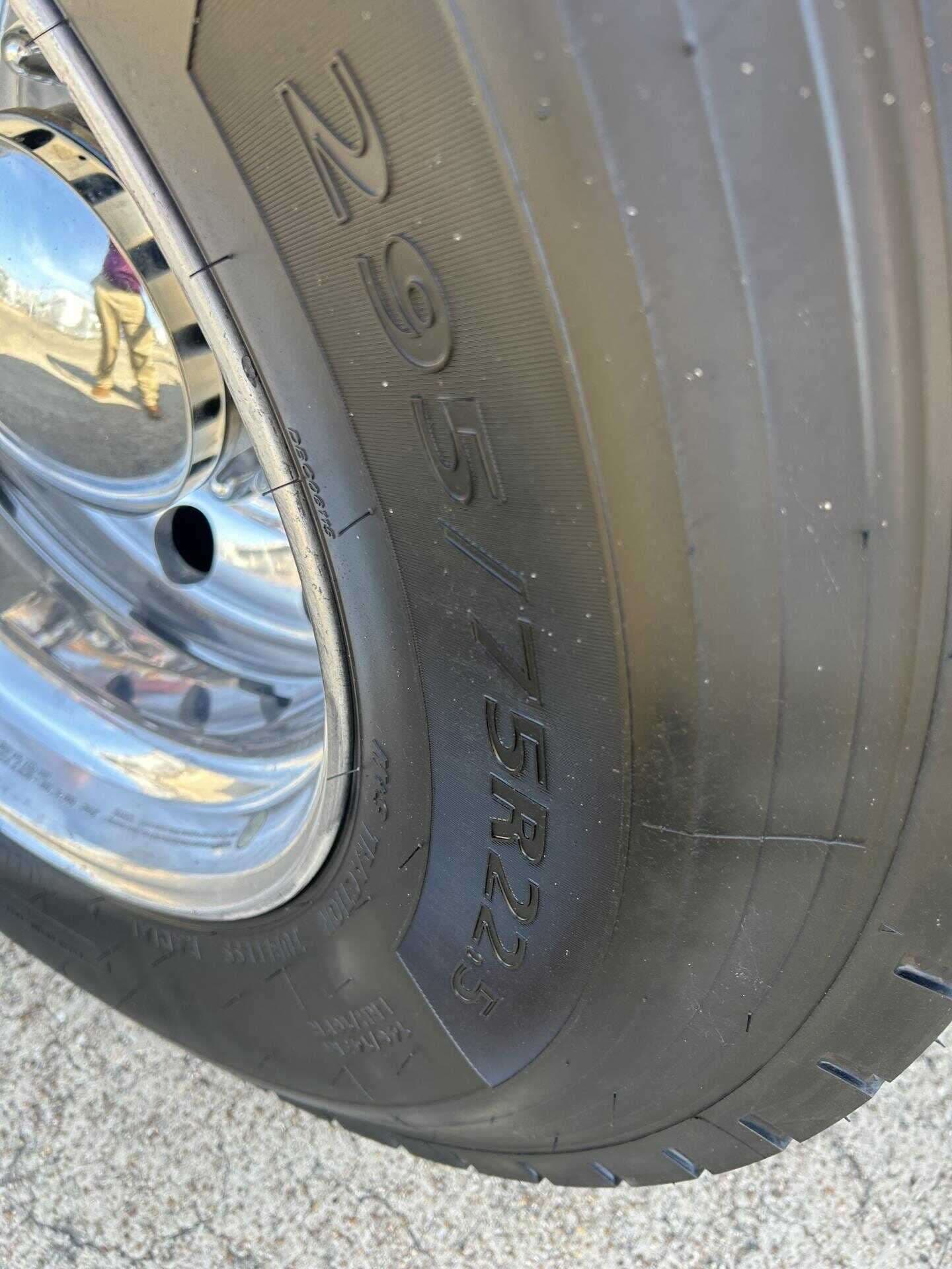 Used 2020 Peterbilt 579 Conventional - Day Cab in Houston, TX image 3