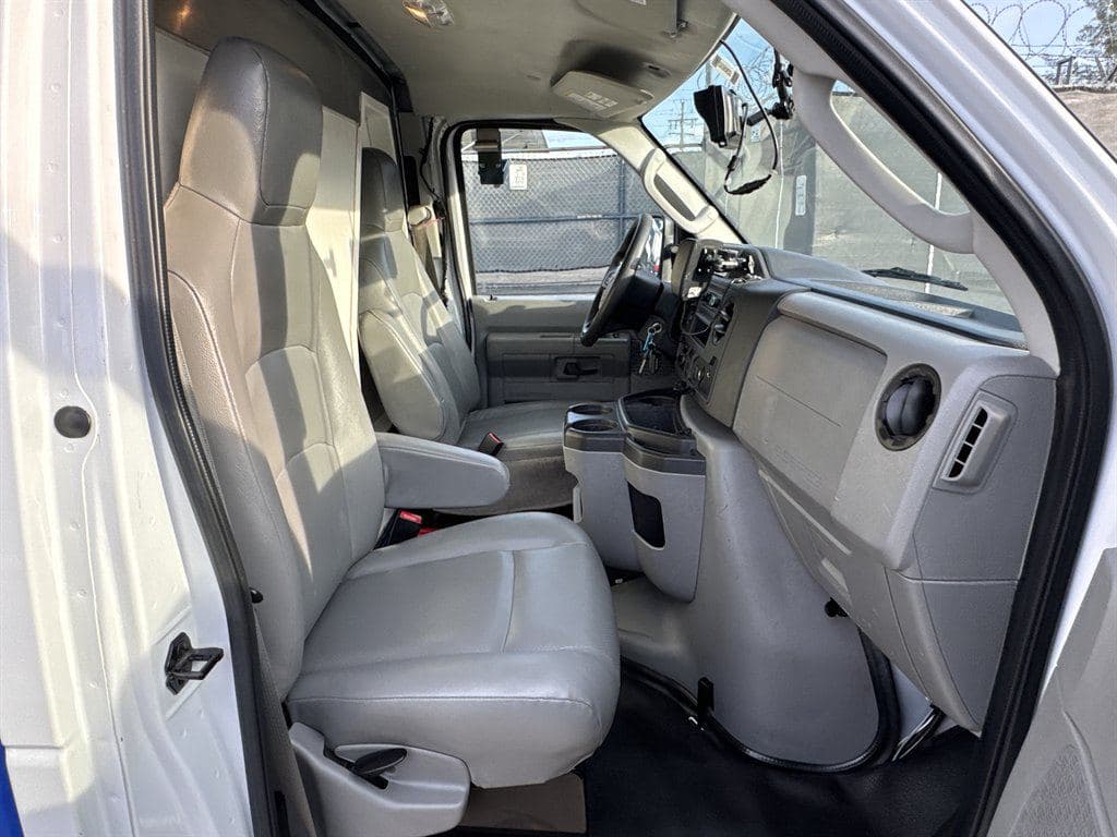 2023 Ford E350 Cutaway image 46