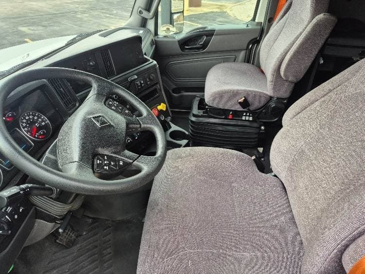 2023 International LT62F image 5