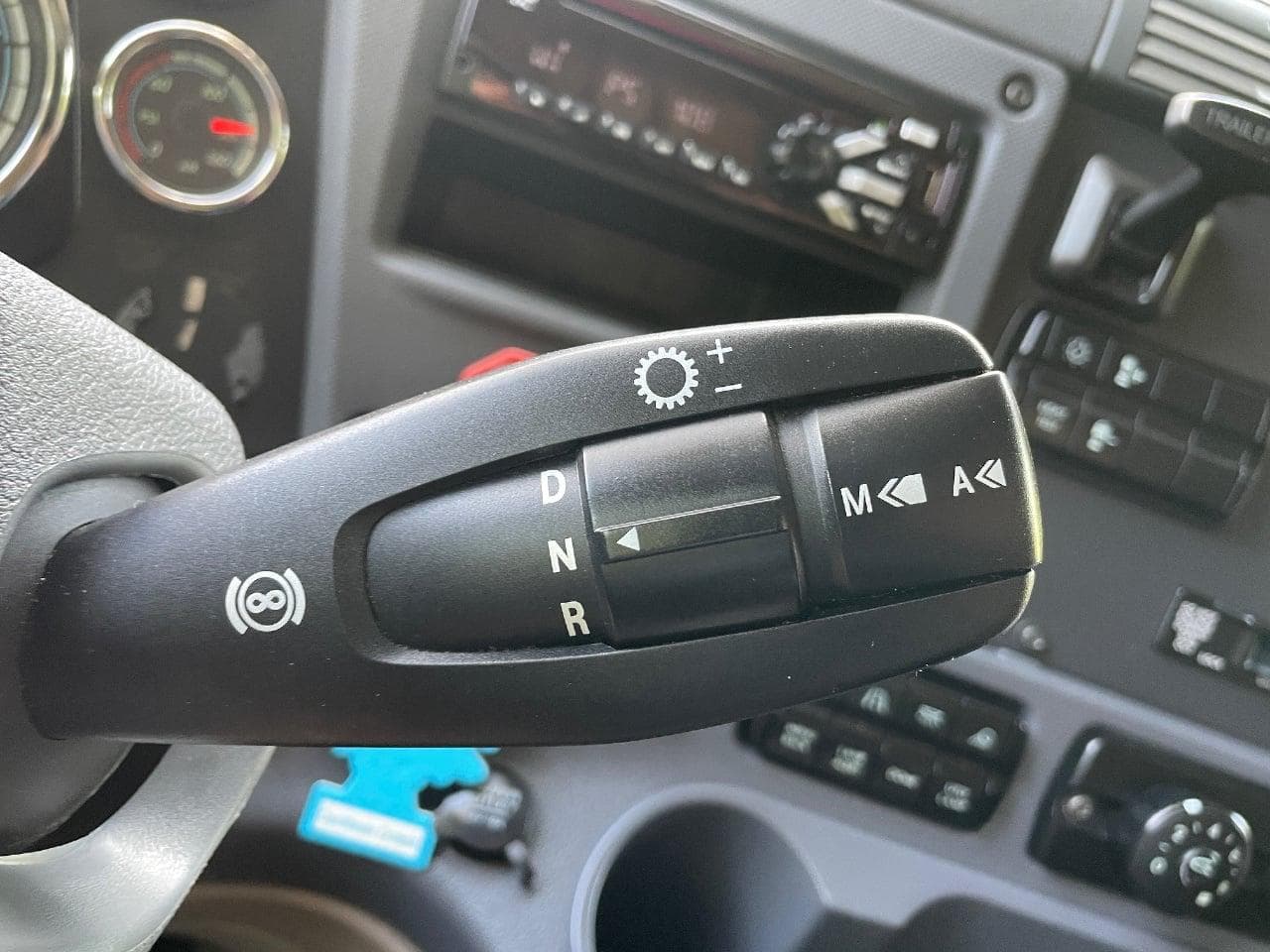 2020 Freightliner Cascadia image 24