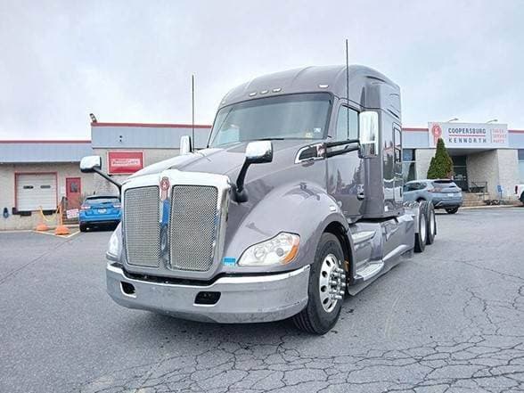 2018 Kenworth T680 image 1