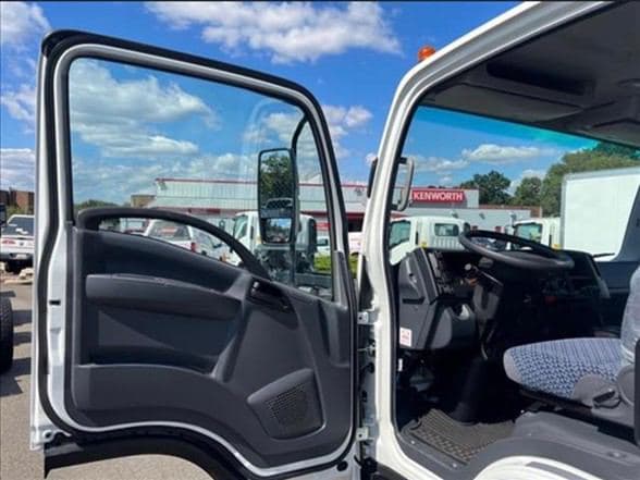 2024 Isuzu NPR HD image 22