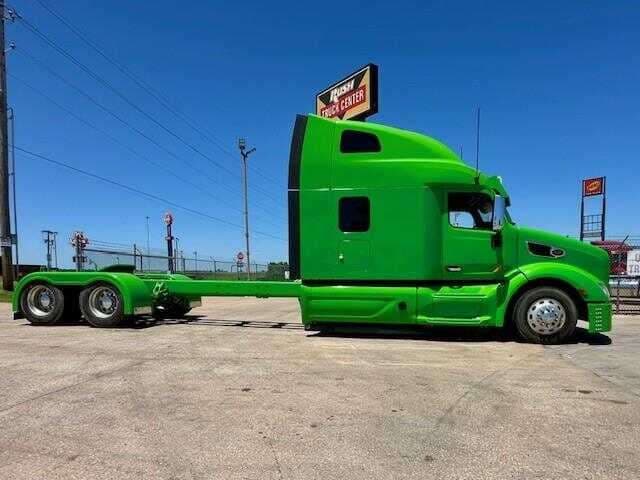 2020 Peterbilt 579 image 3