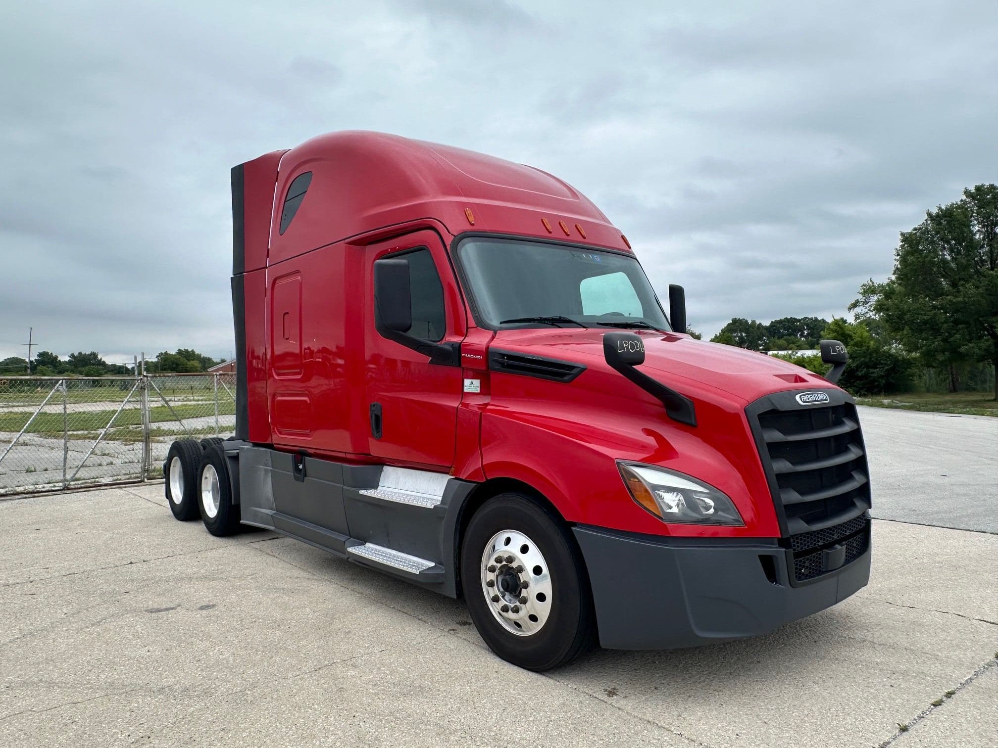 2020 Freightliner Cascadia 126 image 3