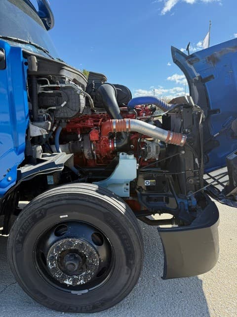 2023 Peterbilt 579 image 10