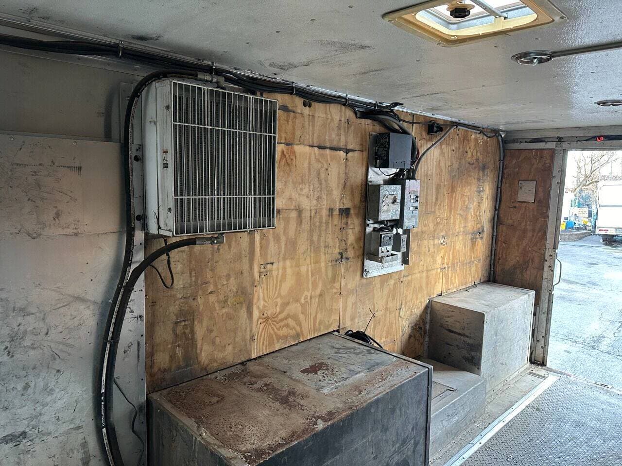 2010 Freightliner MT45 image 26