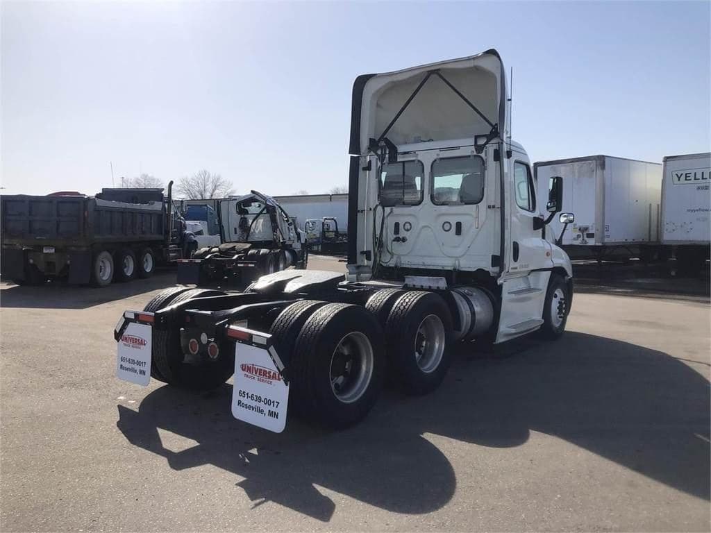 2018 Freightliner Cascadia image 5