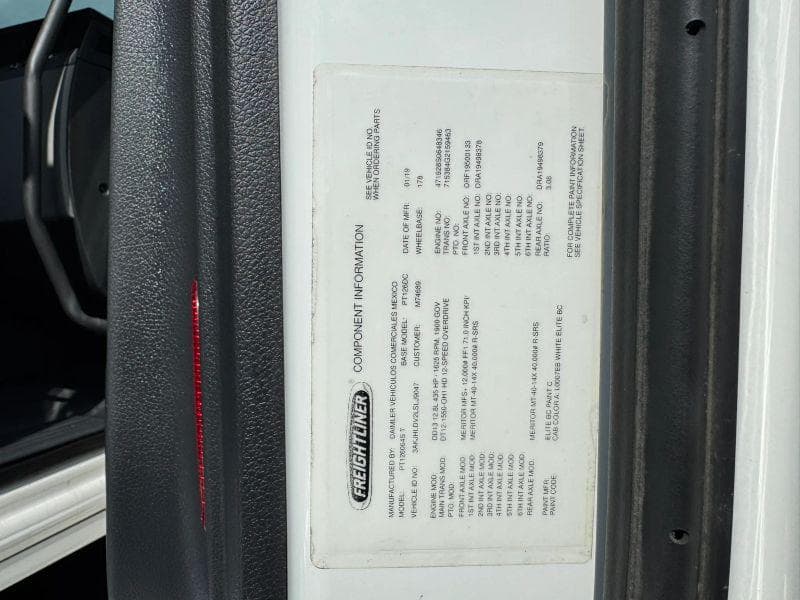 2020 Freightliner Cascadia image 19