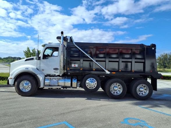 2026 Kenworth T880 image 4