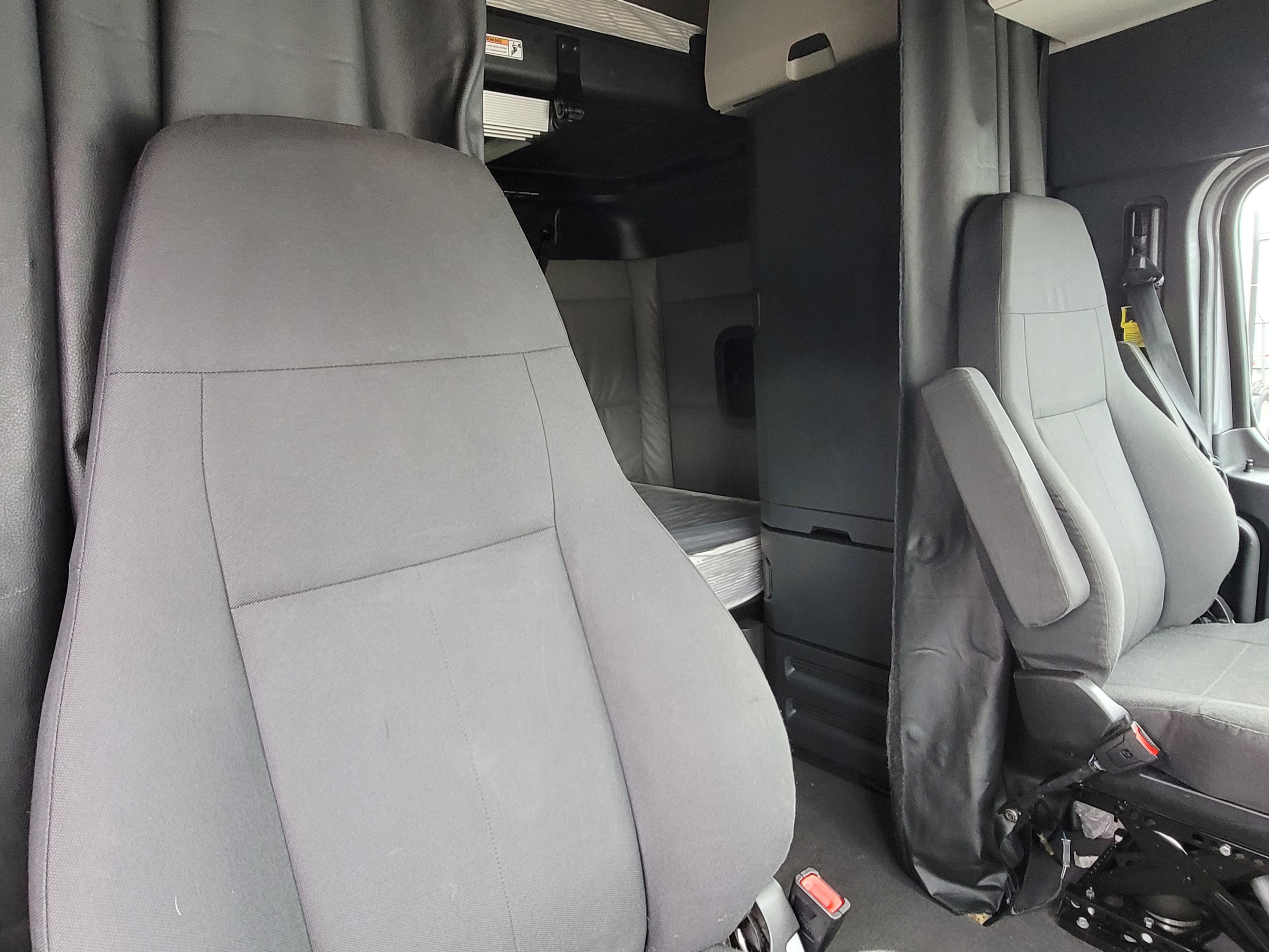 2022 Freightliner Cascadia 126 image 9