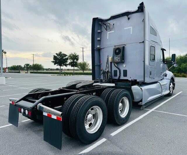 2022 Kenworth T680 image 5