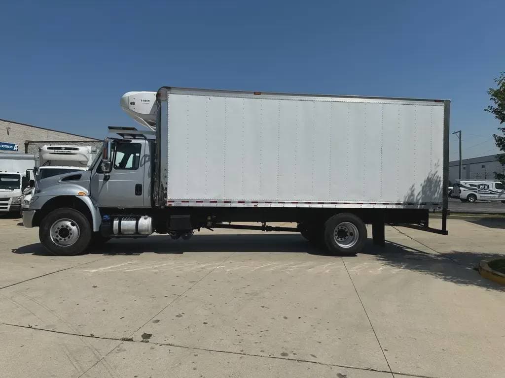 Used 2018 INTERNATIONAL Reefer/Refrigerated Truck, Box Truck - Straight Truck, Beverage Truck 4300 For Sale image 3