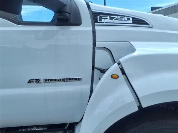 2026 Ford F750 SD image 8