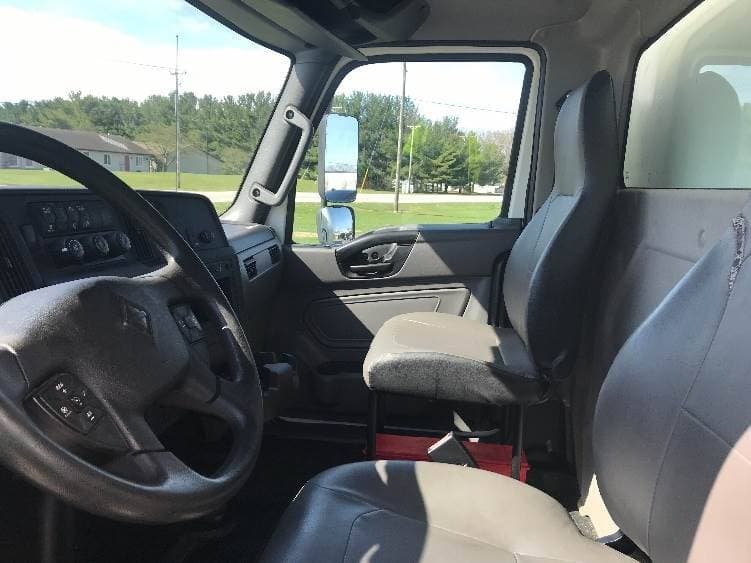 2022 International MV607 Box Truck - 220HP, 6 Speed Automatic, Roll up Door image 18