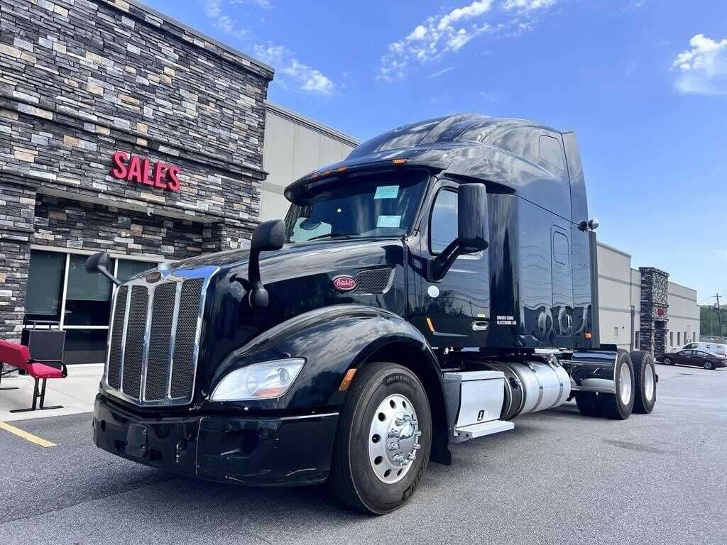2019 Peterbilt 579 image 2