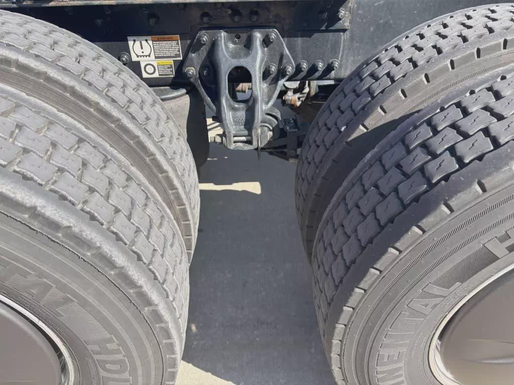 2022 Kenworth T680 image 8