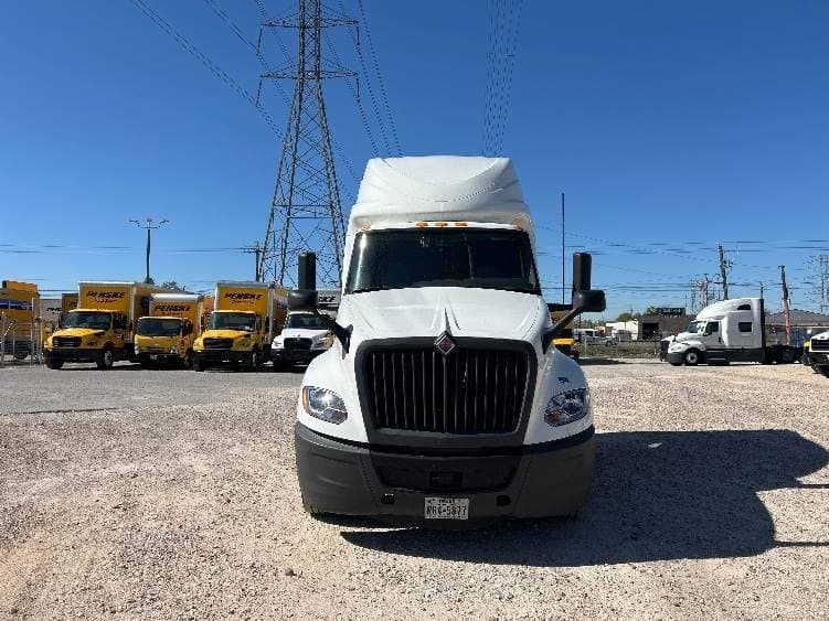 2023 International LT62F image 2
